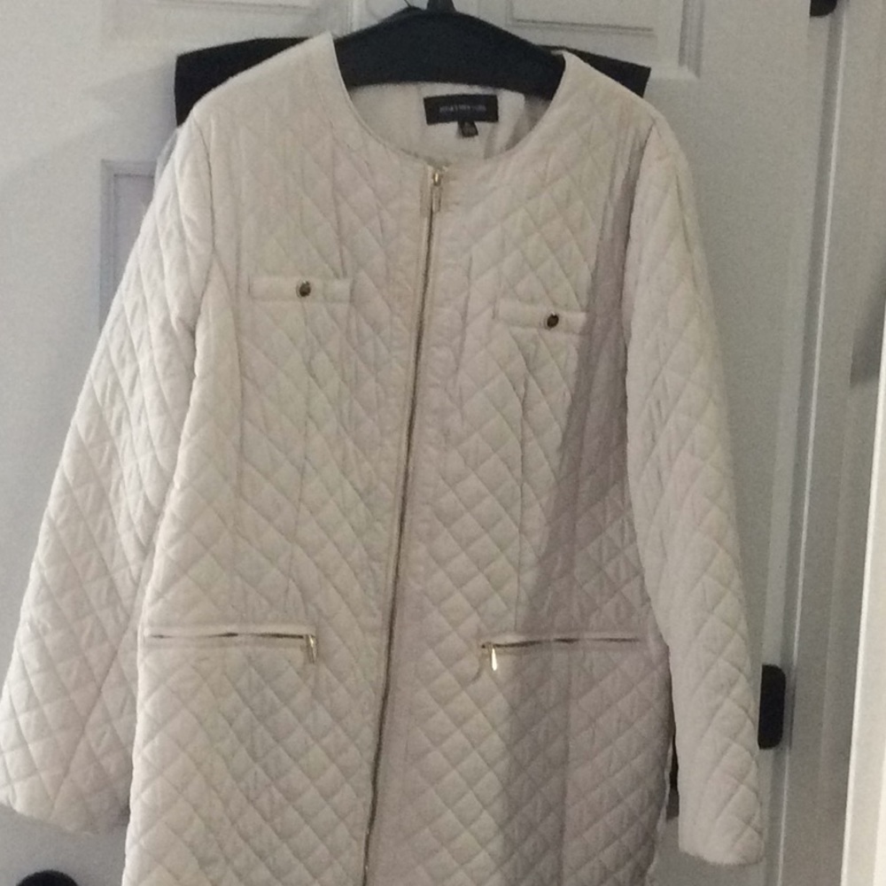 Beautiful Jones of New York light spring jacket